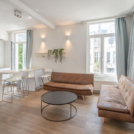 Light Modern Apartment In The Heart Of Anversa Esterno foto