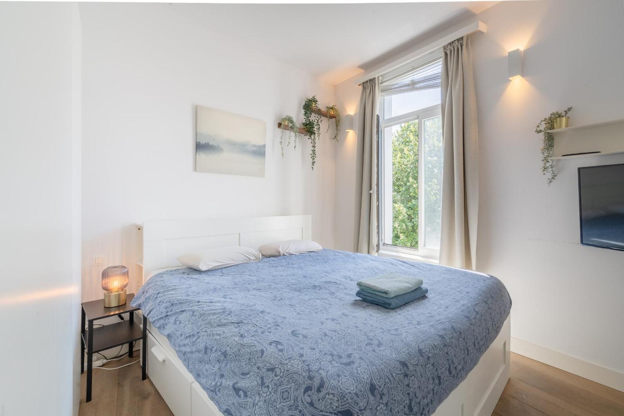 Light Modern Apartment In The Heart Of Anversa Esterno foto
