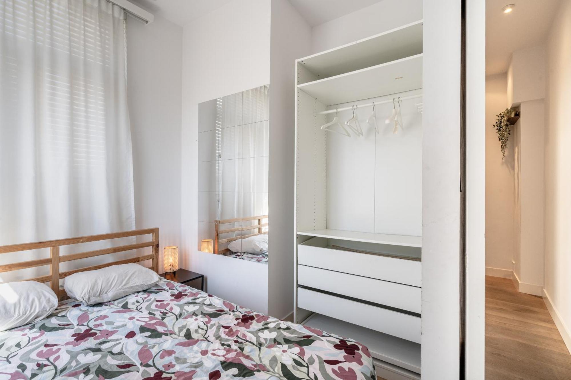 Light Modern Apartment In The Heart Of Anversa Esterno foto