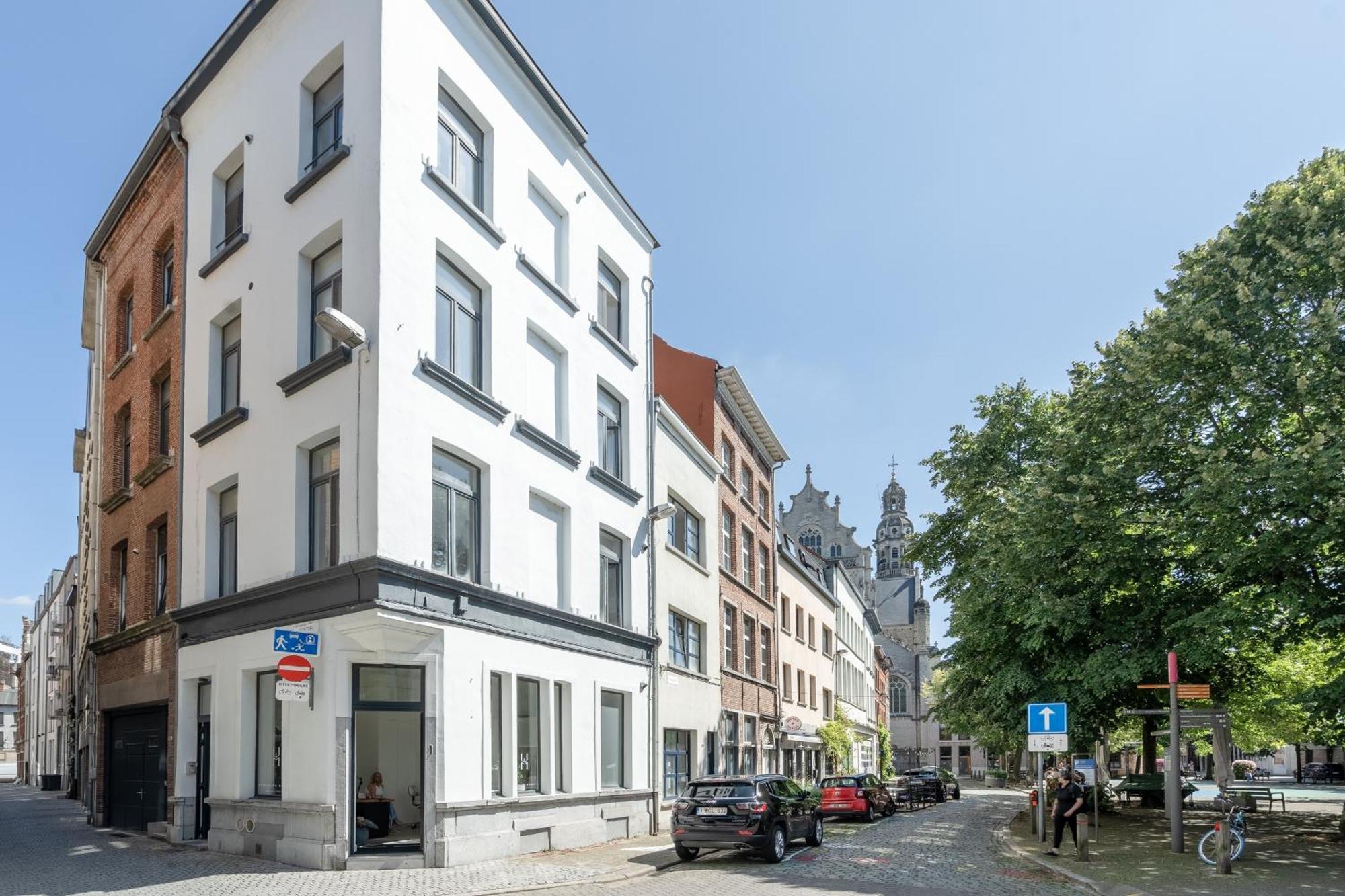 Light Modern Apartment In The Heart Of Anversa Esterno foto