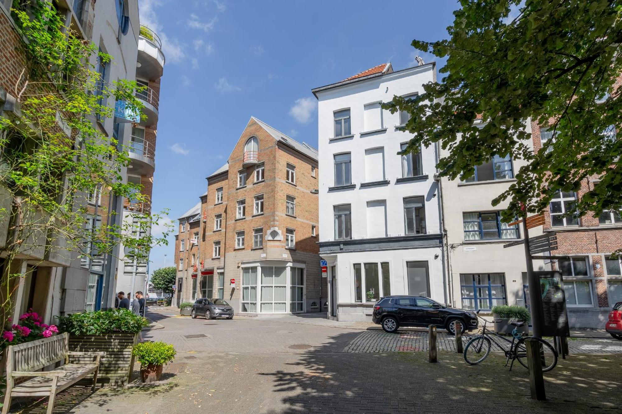 Light Modern Apartment In The Heart Of Anversa Esterno foto